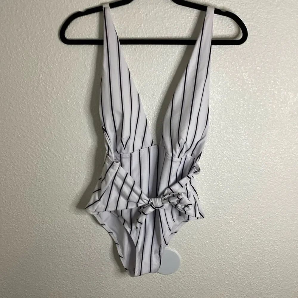 NWT- CUPSHE plunging striped cheeky one piece- Size large
